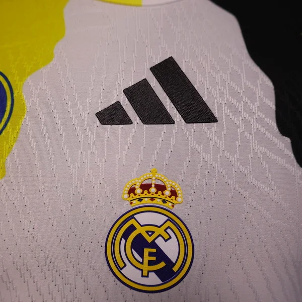Real Madrid Maillot 2025 2026 - Survêtements Real Madrid | maillotdefootpersonnalise