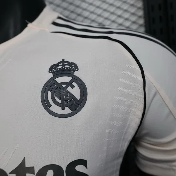 Real Madrid Maillot 2025 2026 - Survêtements Real Madrid | maillotdefootpersonnalise
